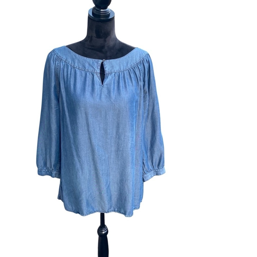 Lands End Ladies‎ Blouse Size 12 Denim Cotton Peephole on the front